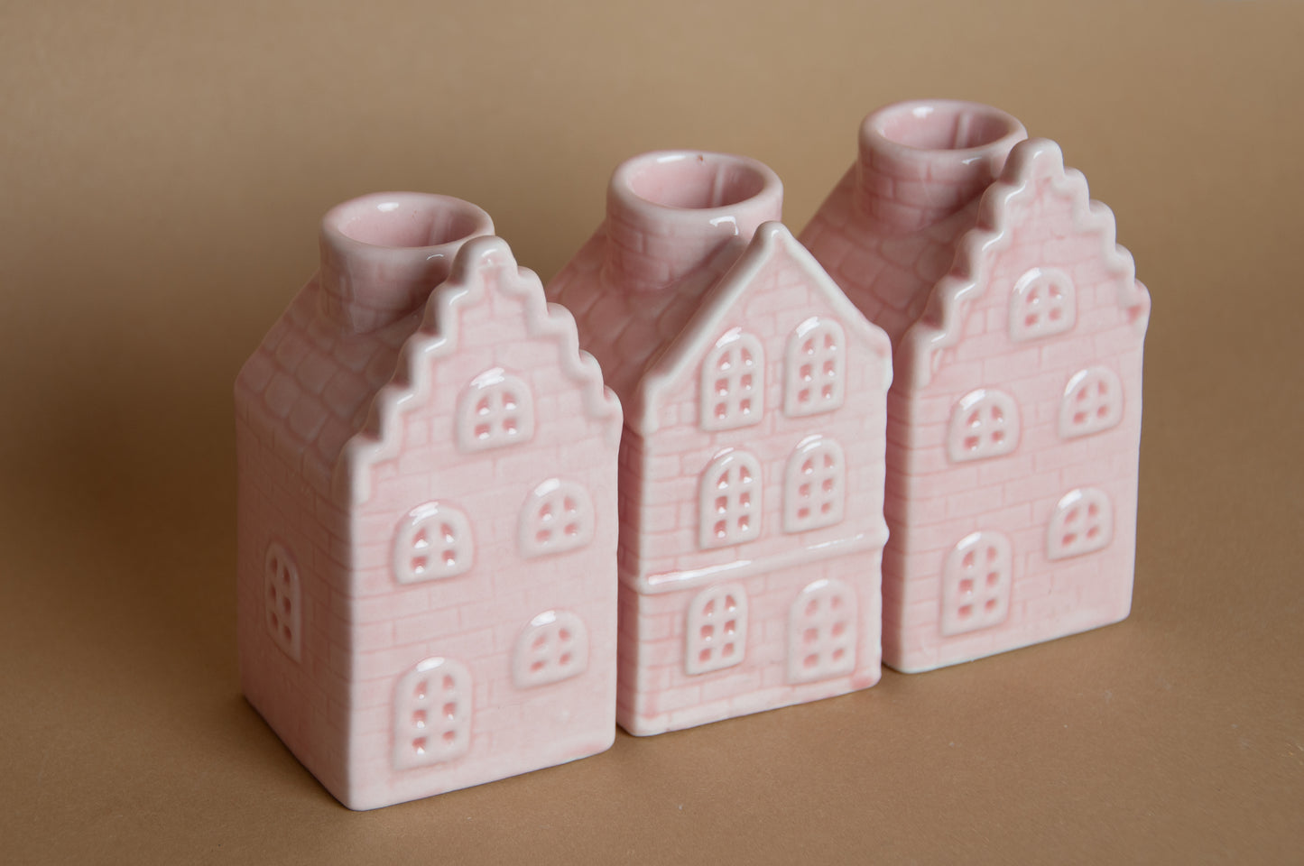 Set van 3 Roze Huisjes Kandelaar – Stijlvolle Sfeer Voor Elk Interieur