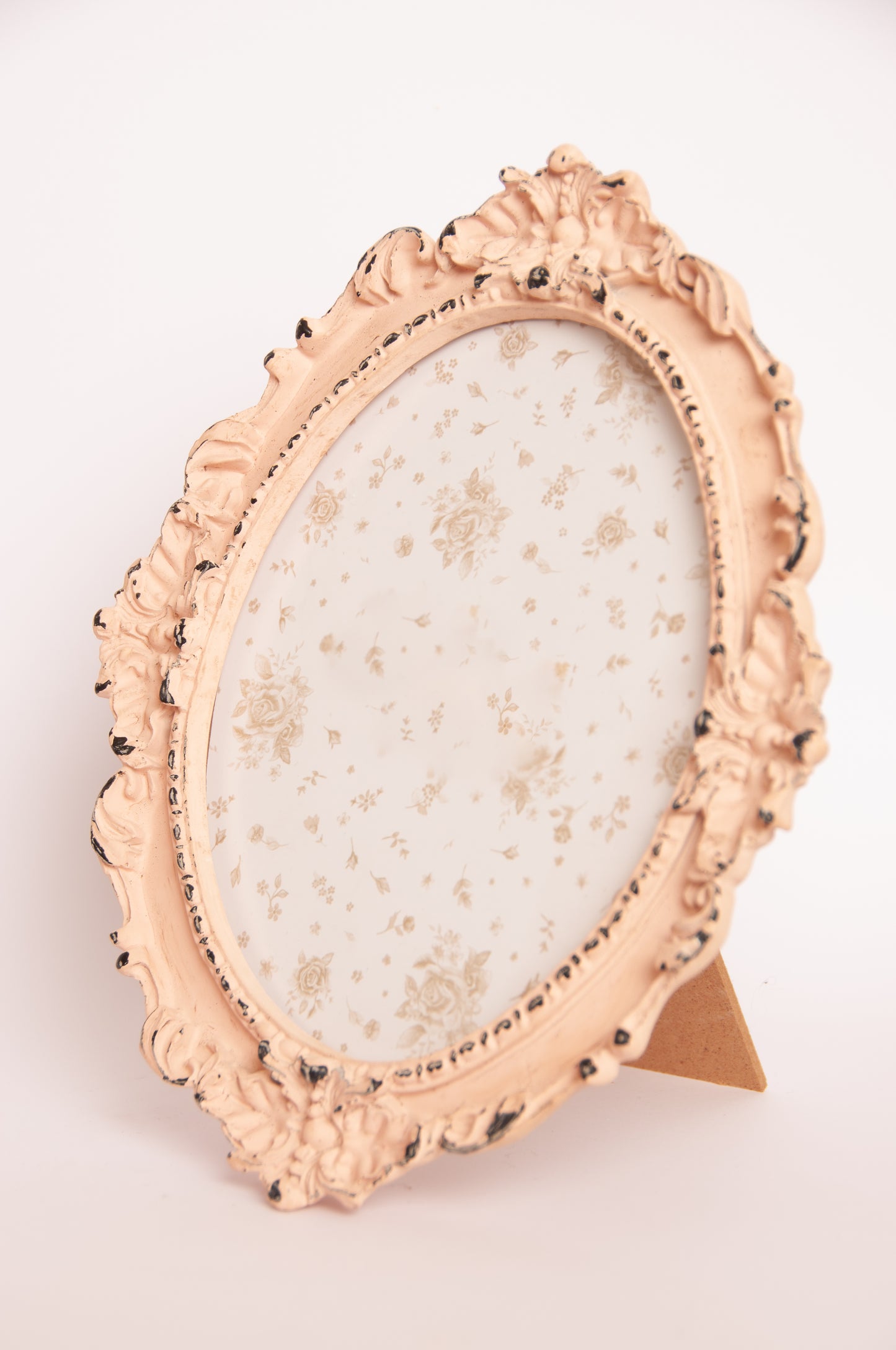 Sfeervolle Zachtroze Houten Fotolijst – Zacht, Romantisch en Verfijnd