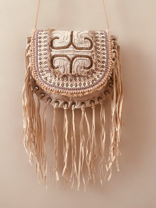 Tasje met Franjes – Speels, Stijlvol en Helemaal on-Trend