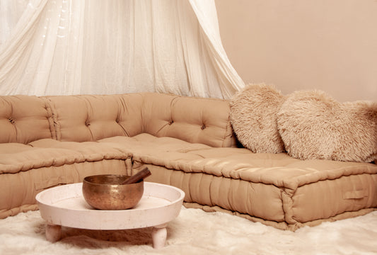 Laag Wit Houten Tafeltje – Eenvoudige Elegantie en Tijdloze Stijl