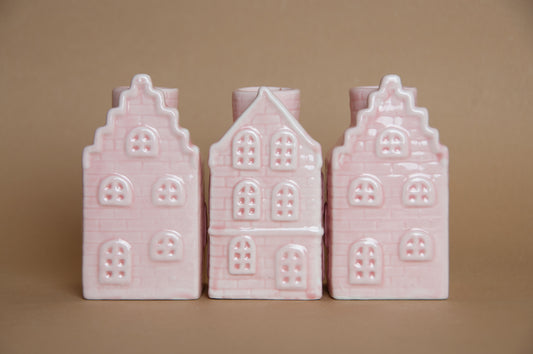 Set van 3 Roze Huisjes Kandelaar – Stijlvolle Sfeer Voor Elk Interieur