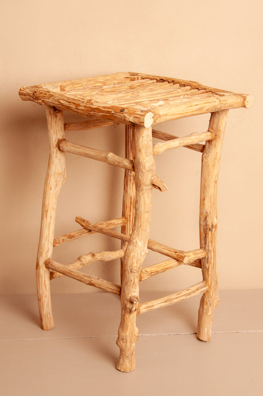 Kruk van Takken – Natuurlijke Sierlijkheid en Robuuste Charme