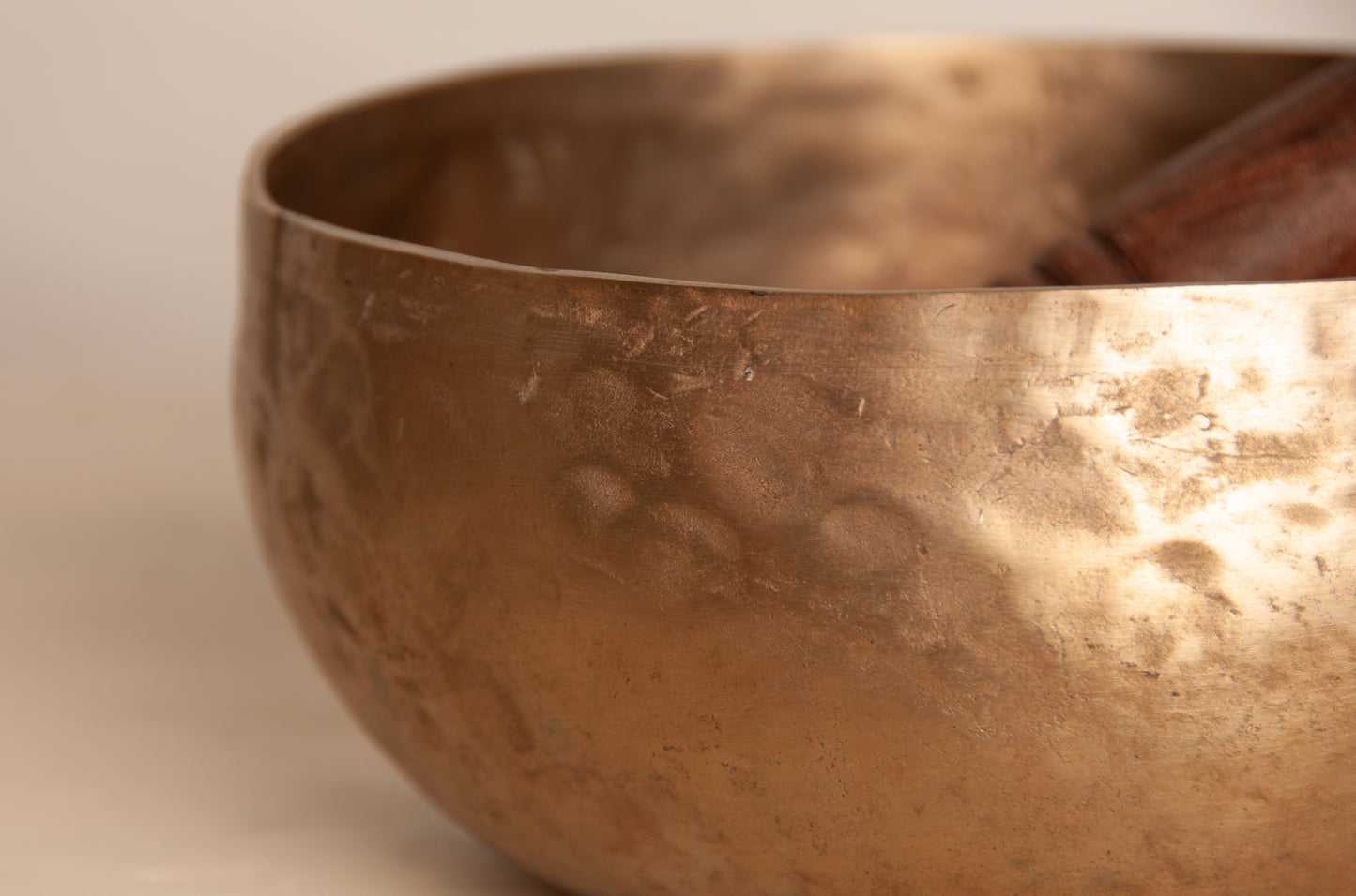 Goudkleurige klankschaal