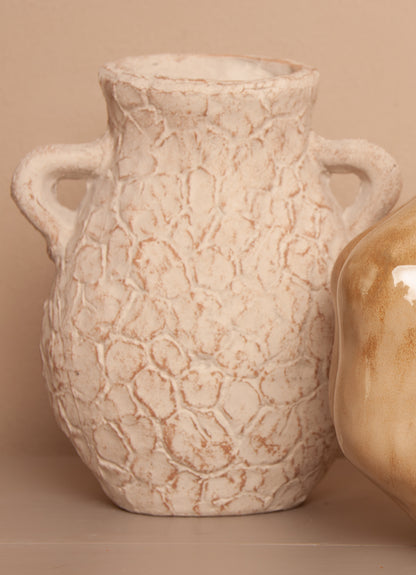 Vaas van Aardewerk met Oor – Tijdloze Ambachtelijkheid