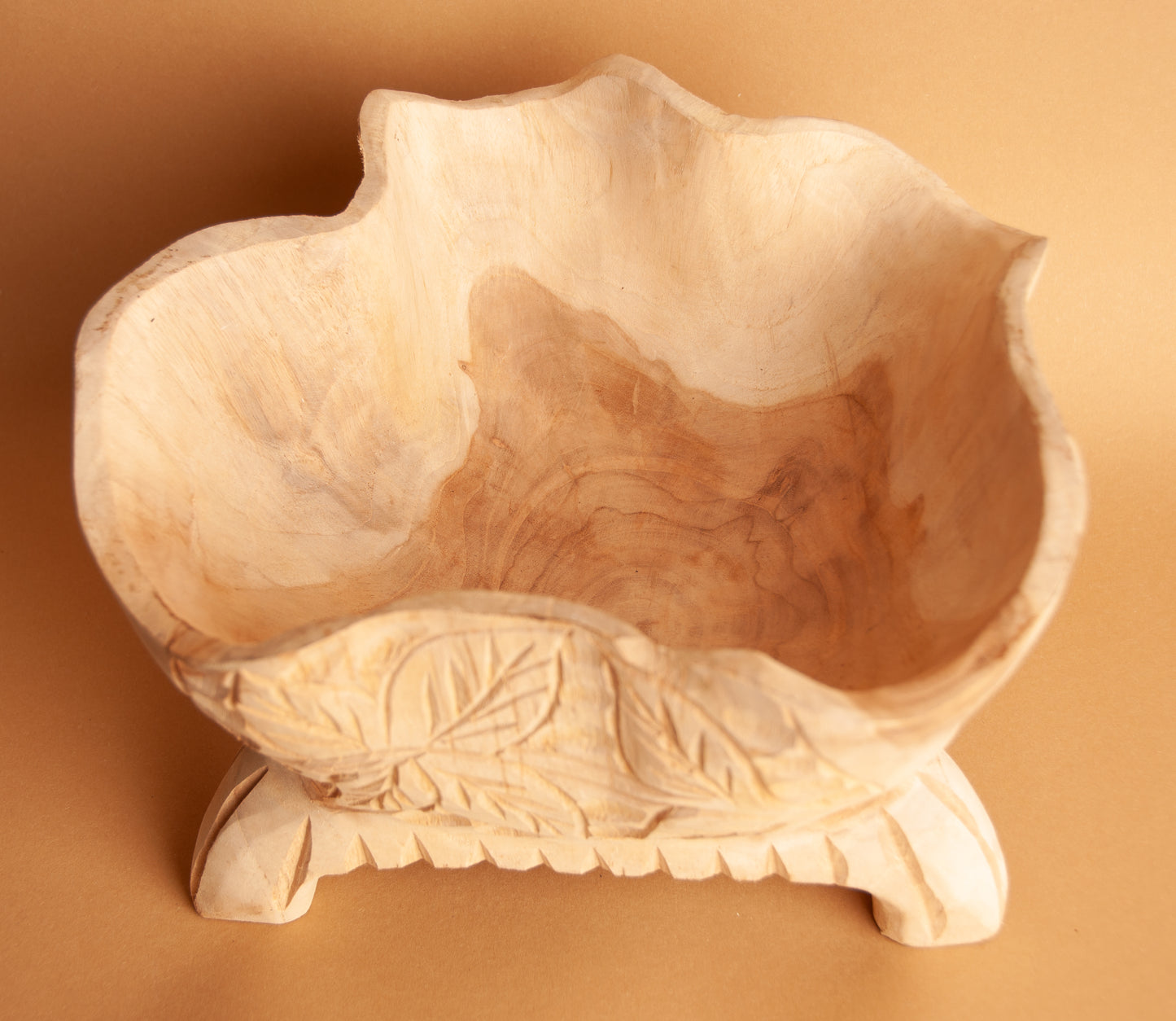 Houten Schaal – Natuurlijke Elegantie en Tijdloze Functionaliteit