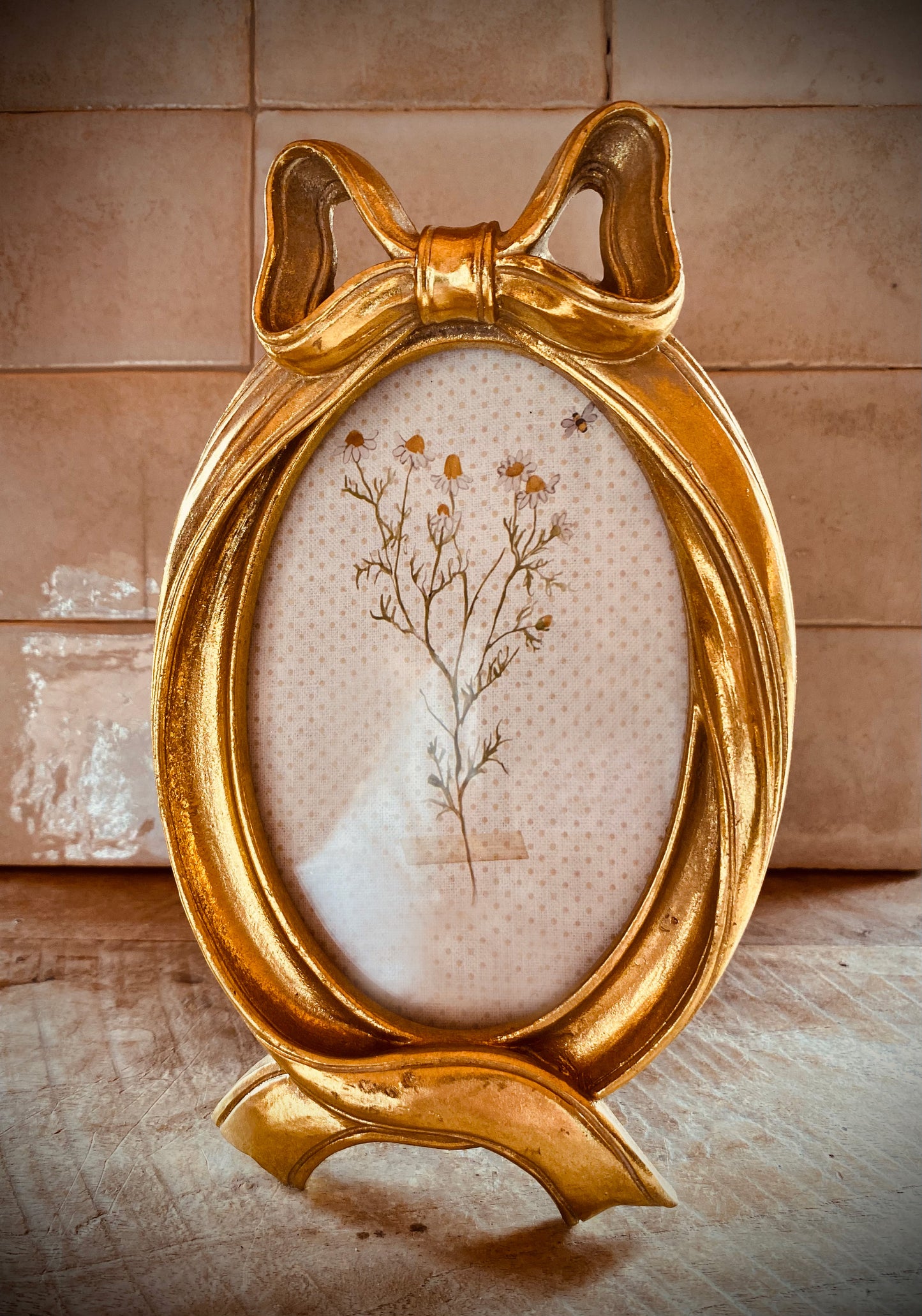 Fotolijst met Strik 10x15 cm – Goudkleurig – Kunststof en Glas – Ovaal Fotokader