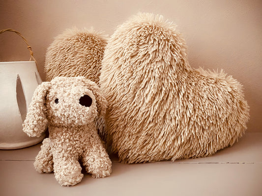Set van 2 Fluffy Harten Kussens en een Hondenknuffel Deurstop