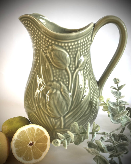 Prachtige Mosgroene Kan – Stijlvol, Natuurlijk en Tijdloos