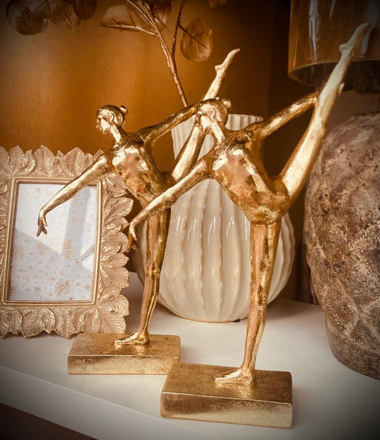 Luxe Goudkleurige Beeldjes voor een Stijlvol Interieur