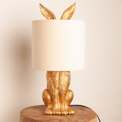 Goudkleurige Crème-Witte Konijnenlamp – Speelse Elegantie met een Luxe Touch